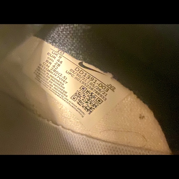 Nike Dunk low- Midnight Navy/ Gray (Georgetown) - Picture 9 of 16